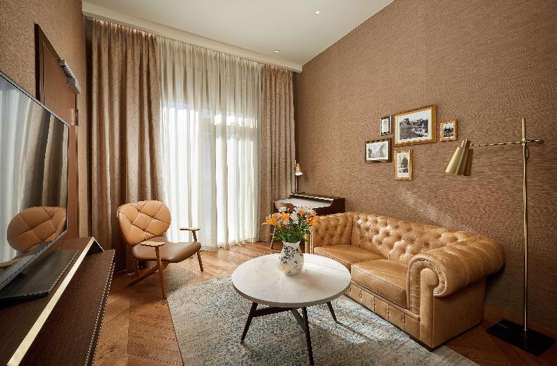 اتاق لوکس با چشم‌انداز استخر, Biyukukung Suite & Spa