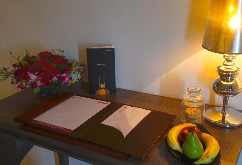 חדר אקזקיוטיב, Centre Point