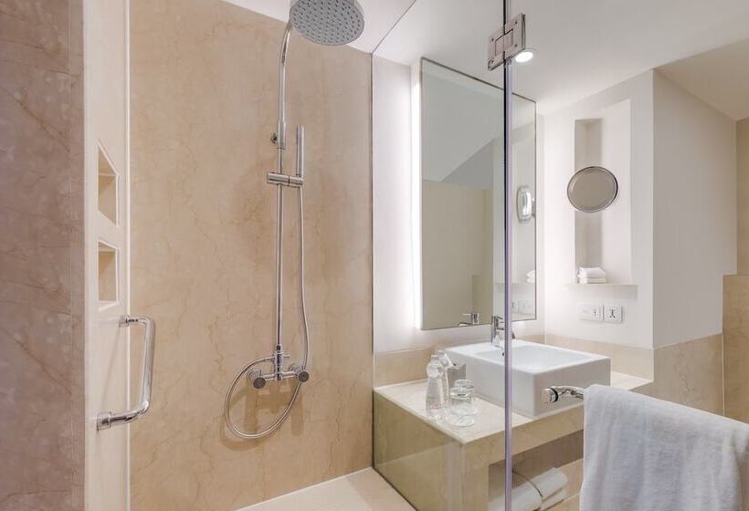 اتاق کلاب, Courtyard By Marriott Gurugram Downtown