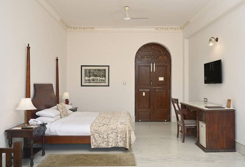 Quarto Deluxe, Fateh Garh Resort By Fateh Collection