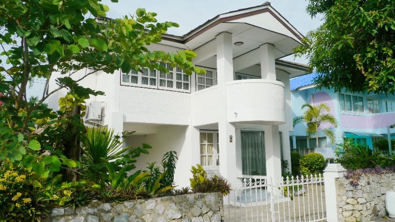 Вилла 3 Спальни, Jomtien Garden & Resort