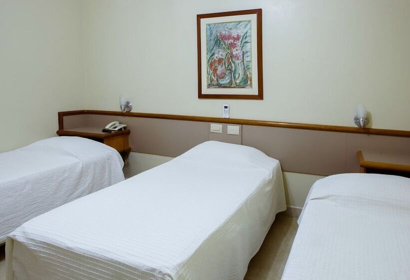 חדר סטנדרט לשלושה, Jva Fenix