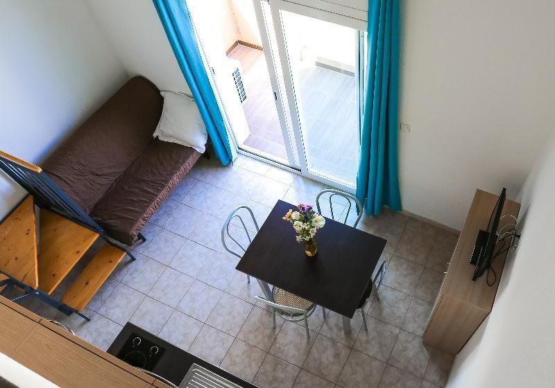 جناح, Kantary Beach Hotel Villas & Suites