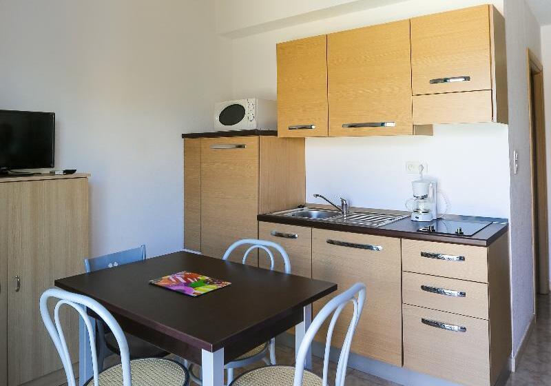 جناح, Kantary Beach Hotel Villas & Suites