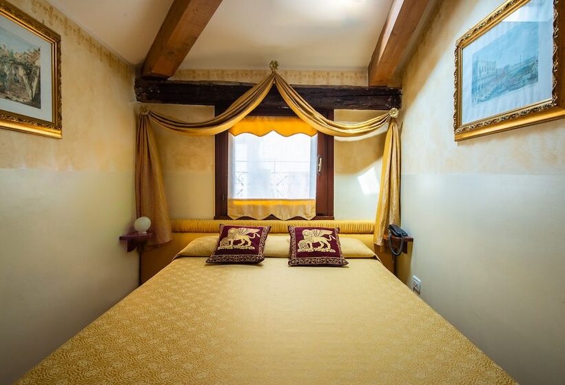 اتاق اکونومی, Mercurio