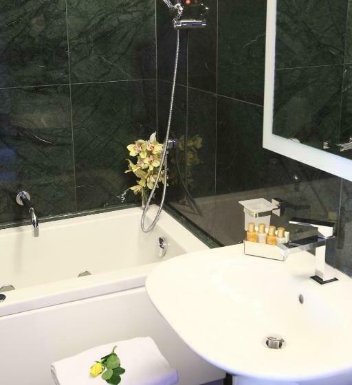 اتاق کلاسیک یک تخته, Naples