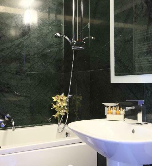 اتاق خانوادگی, Naples