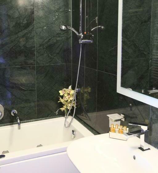 اتاق کلاسیک یک تخته, Naples