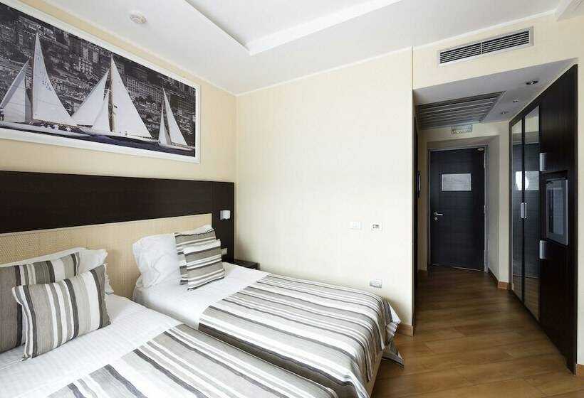 اتاق کلاسیک, Naples