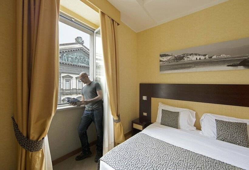 اتاق راحتی, Naples