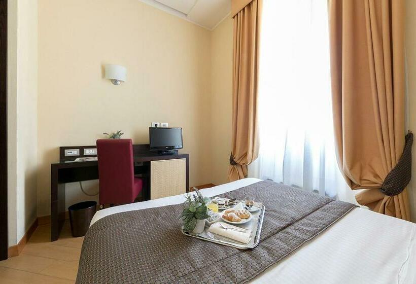 اتاق اکونومی, Naples