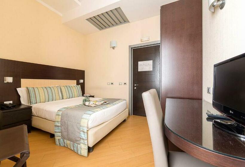 اتاق اکونومی, Naples