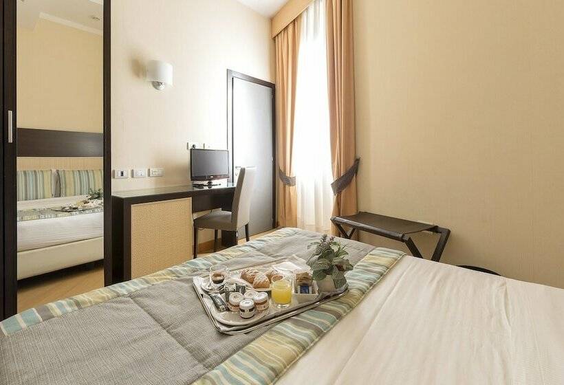 اتاق اکونومی, Naples