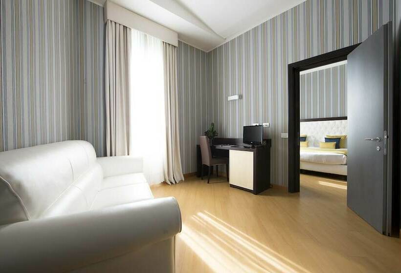 سوییت جونیور, Naples