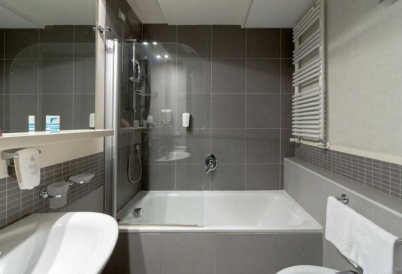 سوییت جونیور, Naples