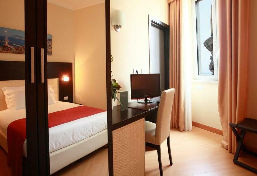 اتاق راحتی, Naples