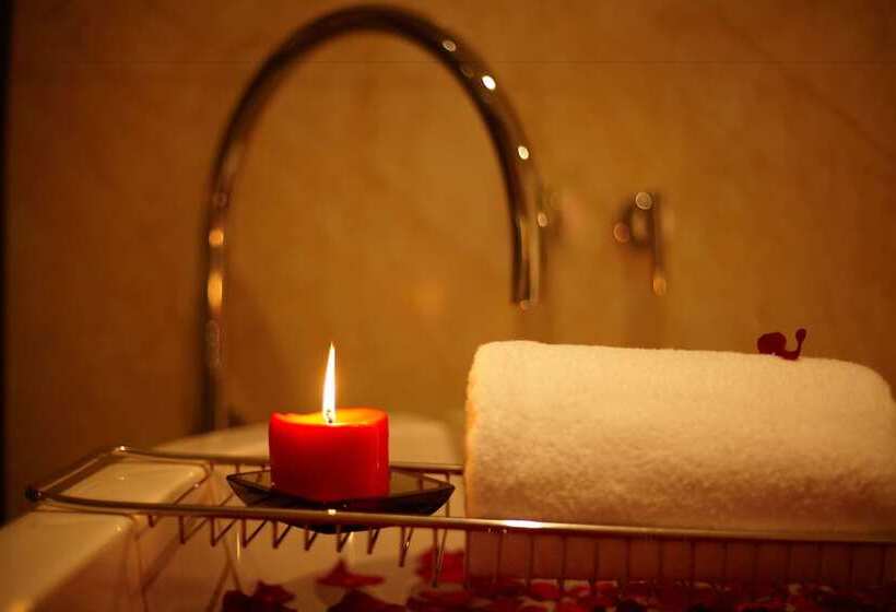 Номер Deluxe, New Century Grand Hotel Ningbo