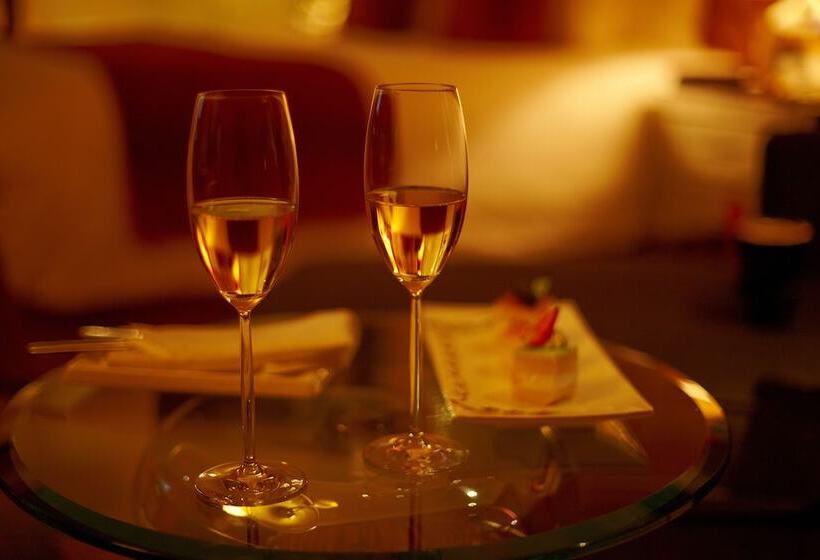 Номер Executive, New Century Grand Hotel Ningbo