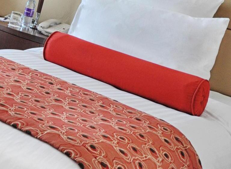 Номер Deluxe, Park Regis Kris Kin