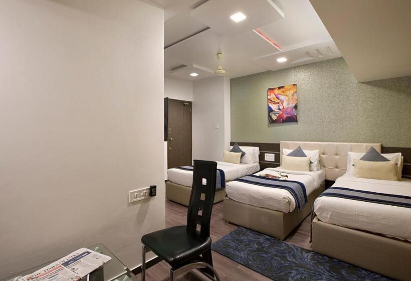 חדר דלוקס לשלושה, Planet Residency