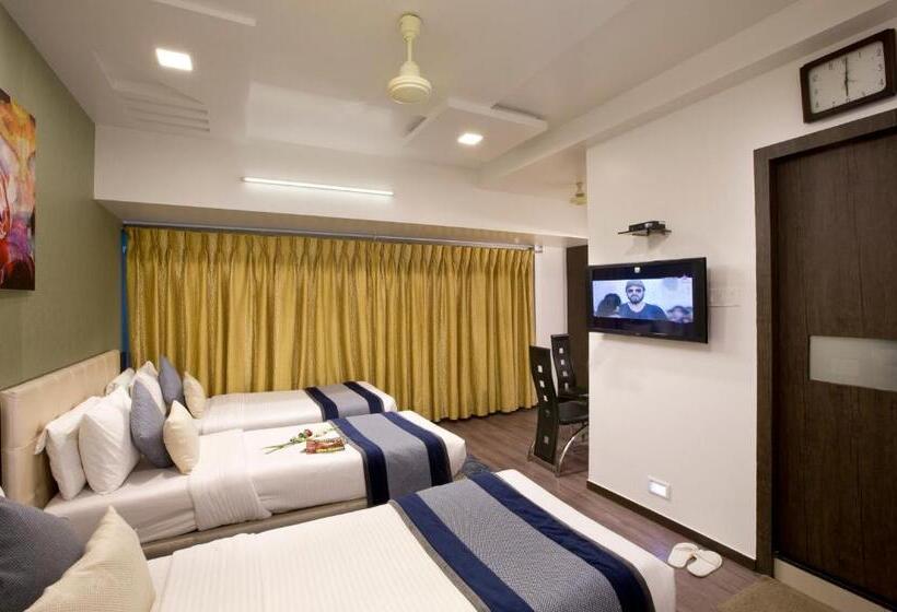 Трехместный Номер Deluxe, Planet Residency