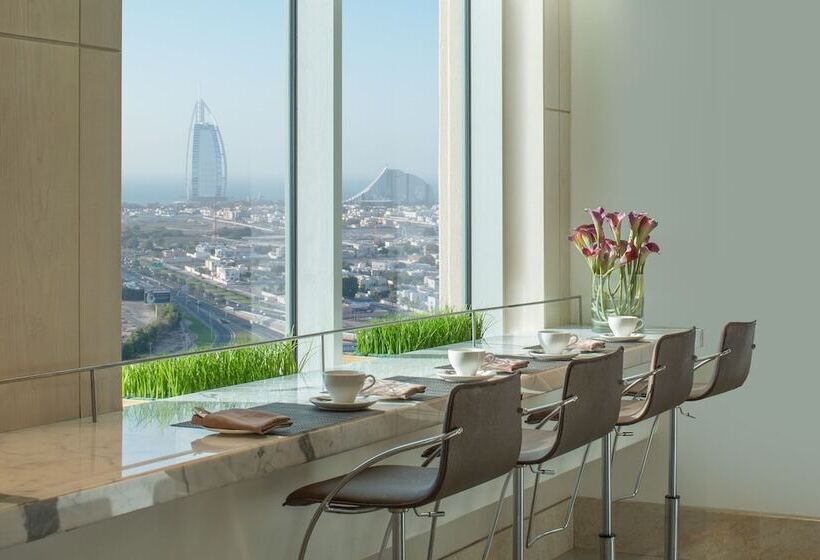 اتاق کلاب, Sheraton Mall Of The Emirates Hotel, Dubai