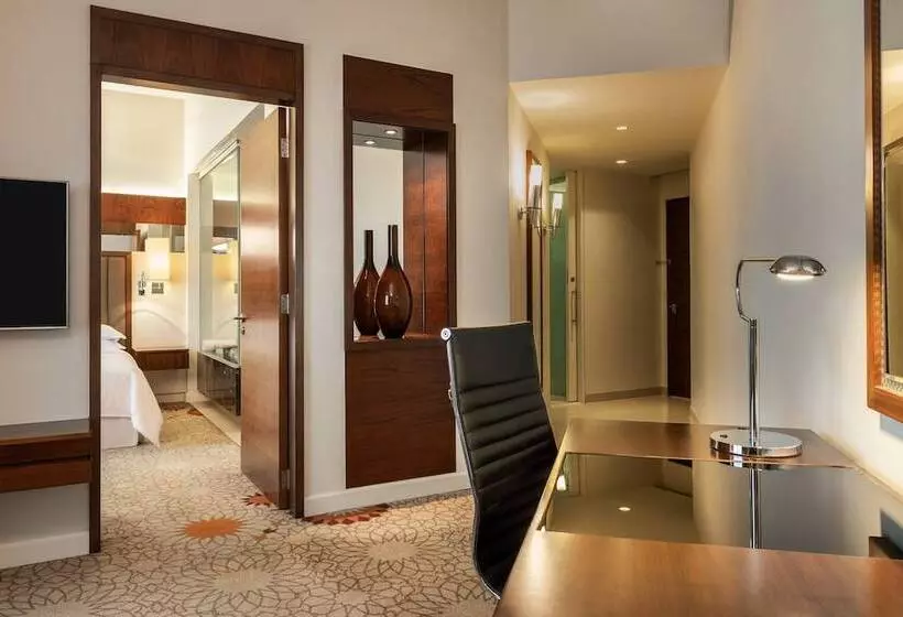 سوییت لوکس, Sheraton Mall Of The Emirates Hotel, Dubai