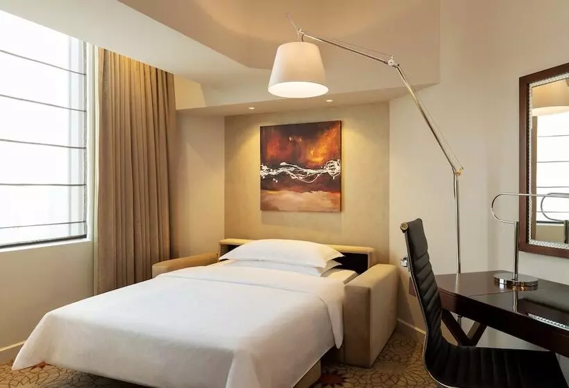 سوییت لوکس, Sheraton Mall Of The Emirates Hotel, Dubai