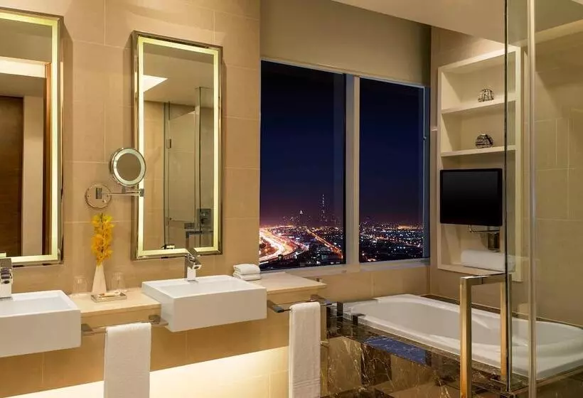 سوئیت کلاب, Sheraton Mall Of The Emirates Hotel, Dubai