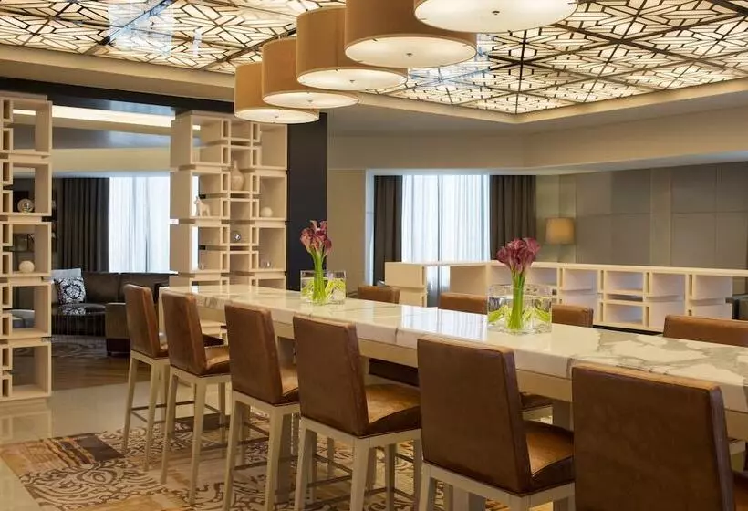 سوئیت پرزیدنت, Sheraton Mall Of The Emirates Hotel, Dubai