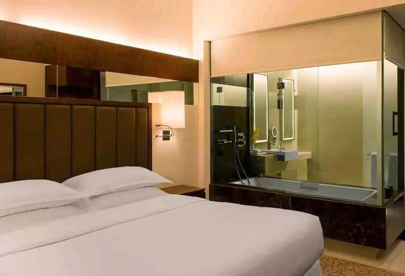 اتاق سوپریور با چشم‌انداز شهر, Sheraton Mall Of The Emirates Hotel, Dubai