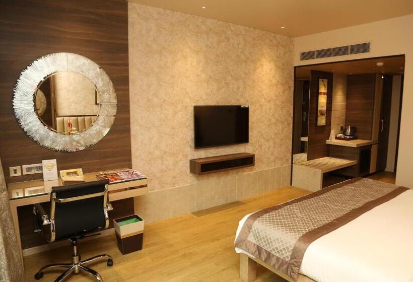 Номер Клуб, The Regenza By Tunga