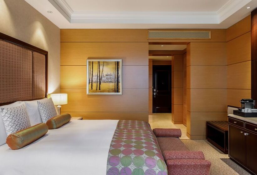 Номер Superior, Lotte Hotel Moscow   The Leading Hotels Of The World