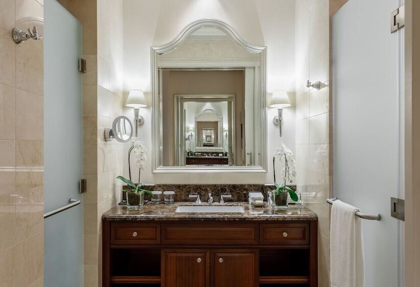 디럭스 룸, Lotte Hotel Moscow   The Leading Hotels Of The World