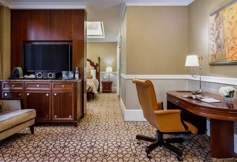 سوییت اجرایی, Lotte Hotel Moscow   The Leading Hotels Of The World