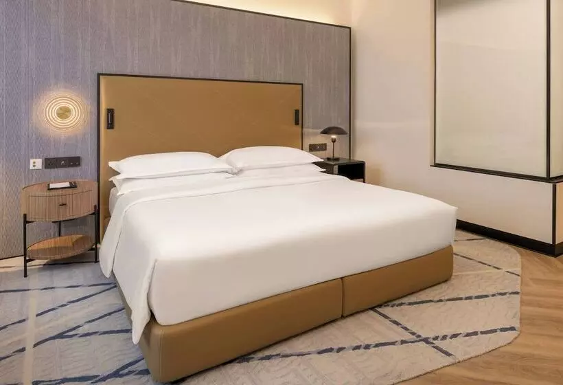 اتاق لوکس با چشم‌انداز شهر, Sheraton Mall Of The Emirates Hotel, Dubai