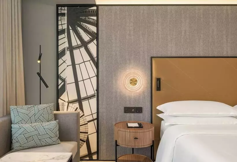 اتاق لوکس با چشم‌انداز شهر, Sheraton Mall Of The Emirates Hotel, Dubai