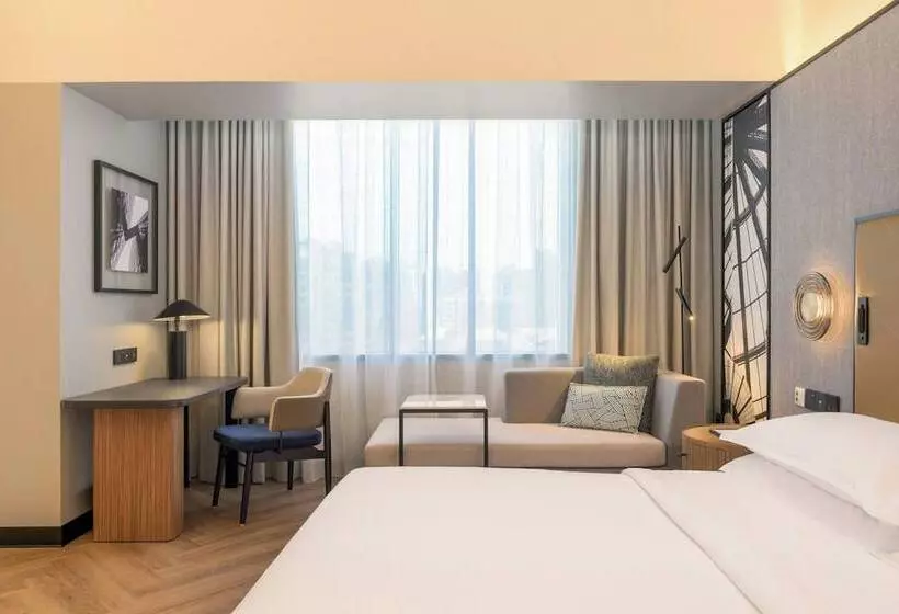 اتاق لوکس با چشم‌انداز شهر, Sheraton Mall Of The Emirates Hotel, Dubai