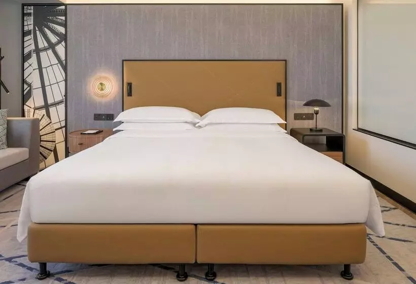 اتاق لوکس با چشم‌انداز شهر, Sheraton Mall Of The Emirates Hotel, Dubai