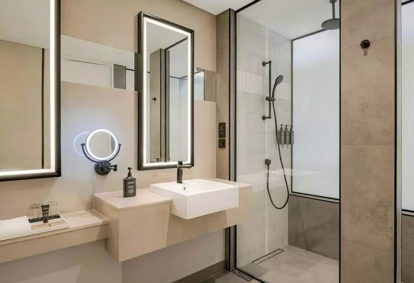 اتاق سوپریور با چشم‌انداز شهر, Sheraton Mall Of The Emirates Hotel, Dubai