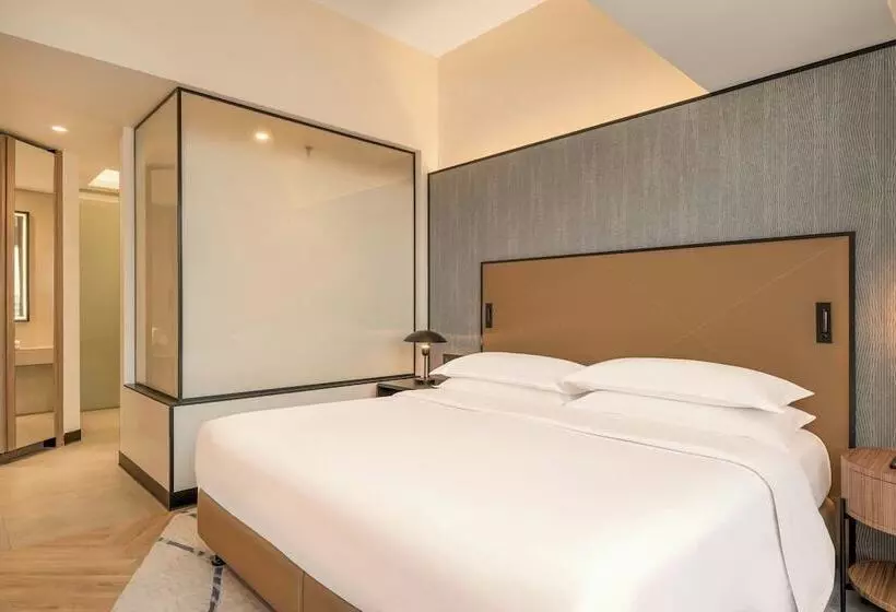 سوییت لوکس, Sheraton Mall Of The Emirates Hotel, Dubai
