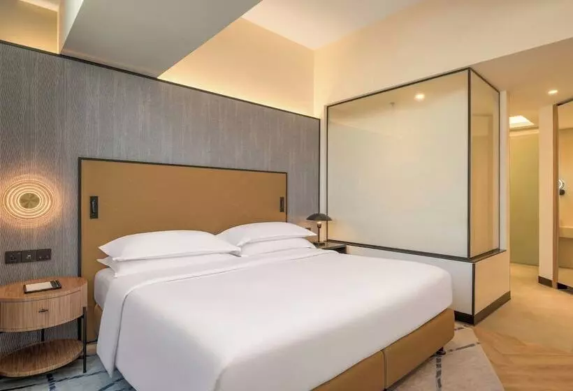 سوییت لوکس, Sheraton Mall Of The Emirates Hotel, Dubai