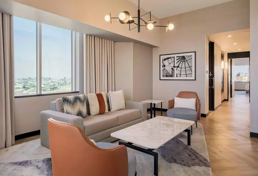 سوئیت کلاب, Sheraton Mall Of The Emirates Hotel, Dubai
