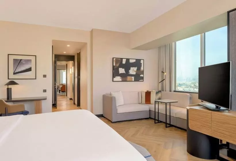 سوئیت کلاب, Sheraton Mall Of The Emirates Hotel, Dubai
