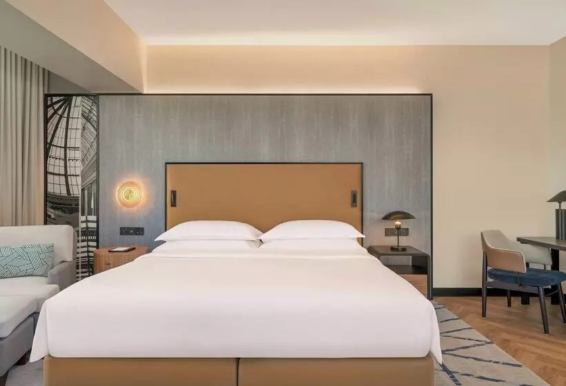 سوئیت کلاب, Sheraton Mall Of The Emirates Hotel, Dubai