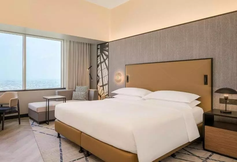 Club Room King Bed, Sheraton Mall Of The Emirates Hotel, Dubai
