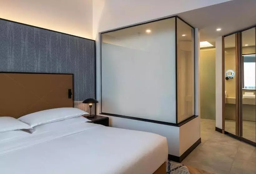 Deluxe Suite King Bed, Sheraton Mall Of The Emirates Hotel, Dubai