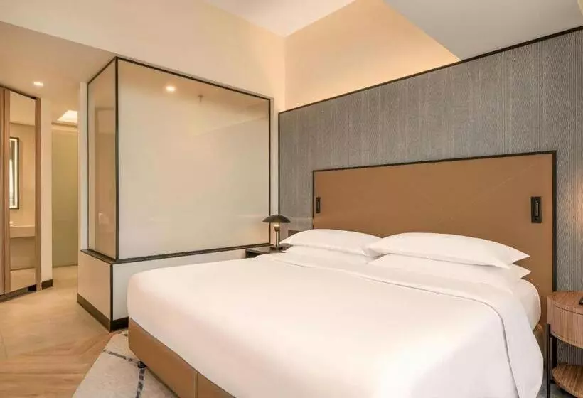 سوئیت خانواده 2 خوابه, Sheraton Mall Of The Emirates Hotel, Dubai