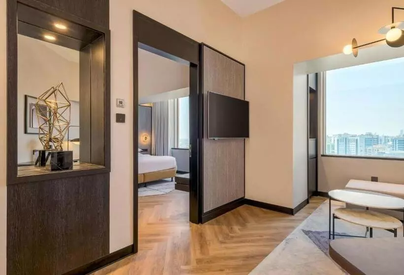 سوئیت خانواده 2 خوابه, Sheraton Mall Of The Emirates Hotel, Dubai