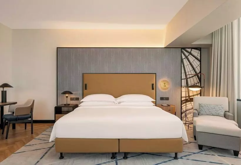 سوئیت کلاب, Sheraton Mall Of The Emirates Hotel, Dubai